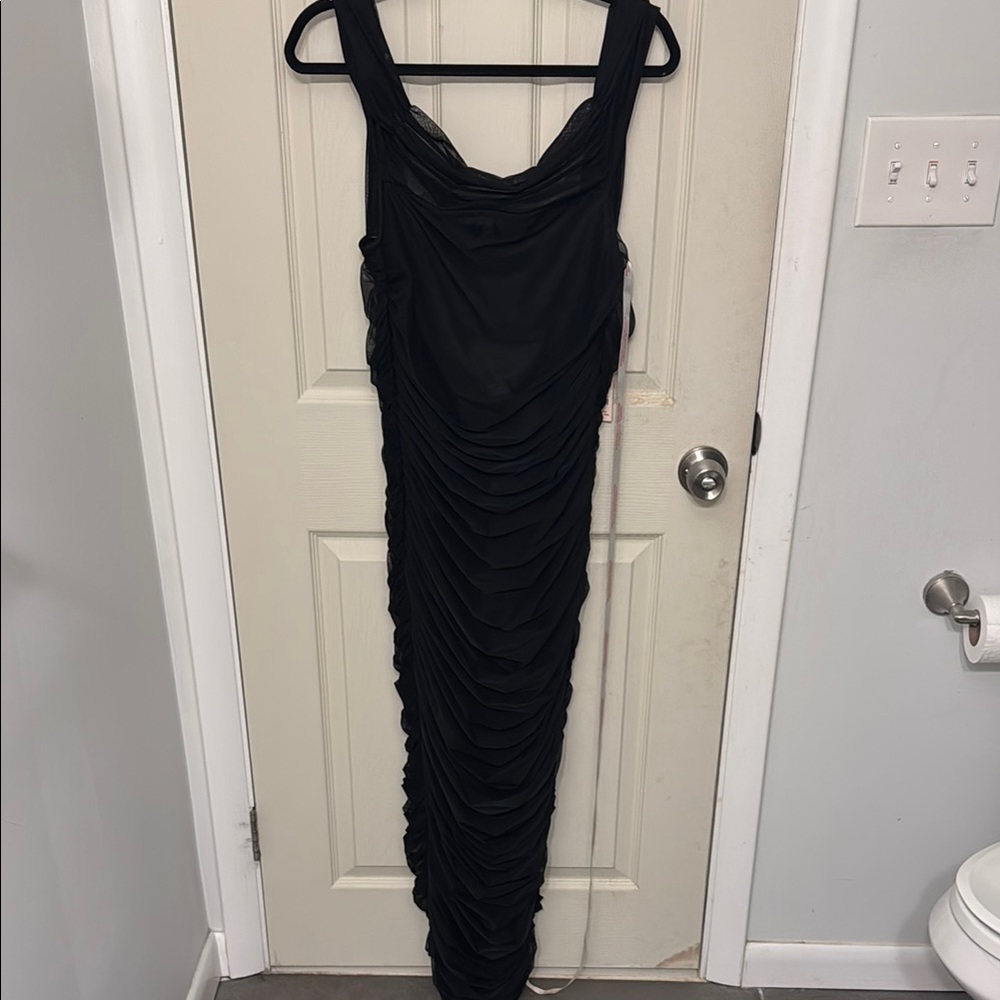 Missguided+ Black Ruched Tiered Maxi Dress